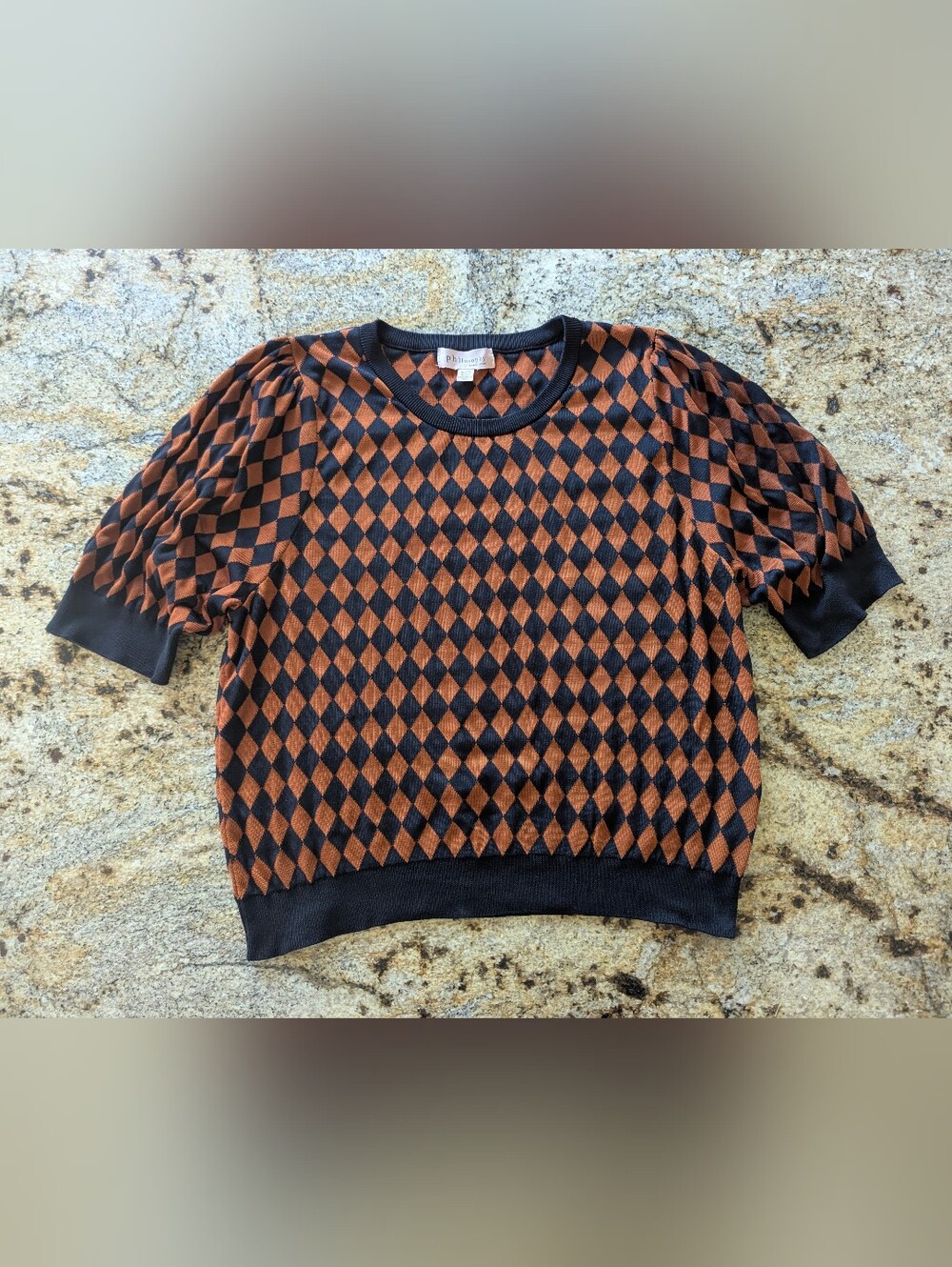 Diamond-Pattern Short Sleeve Sweater - Black & Brown